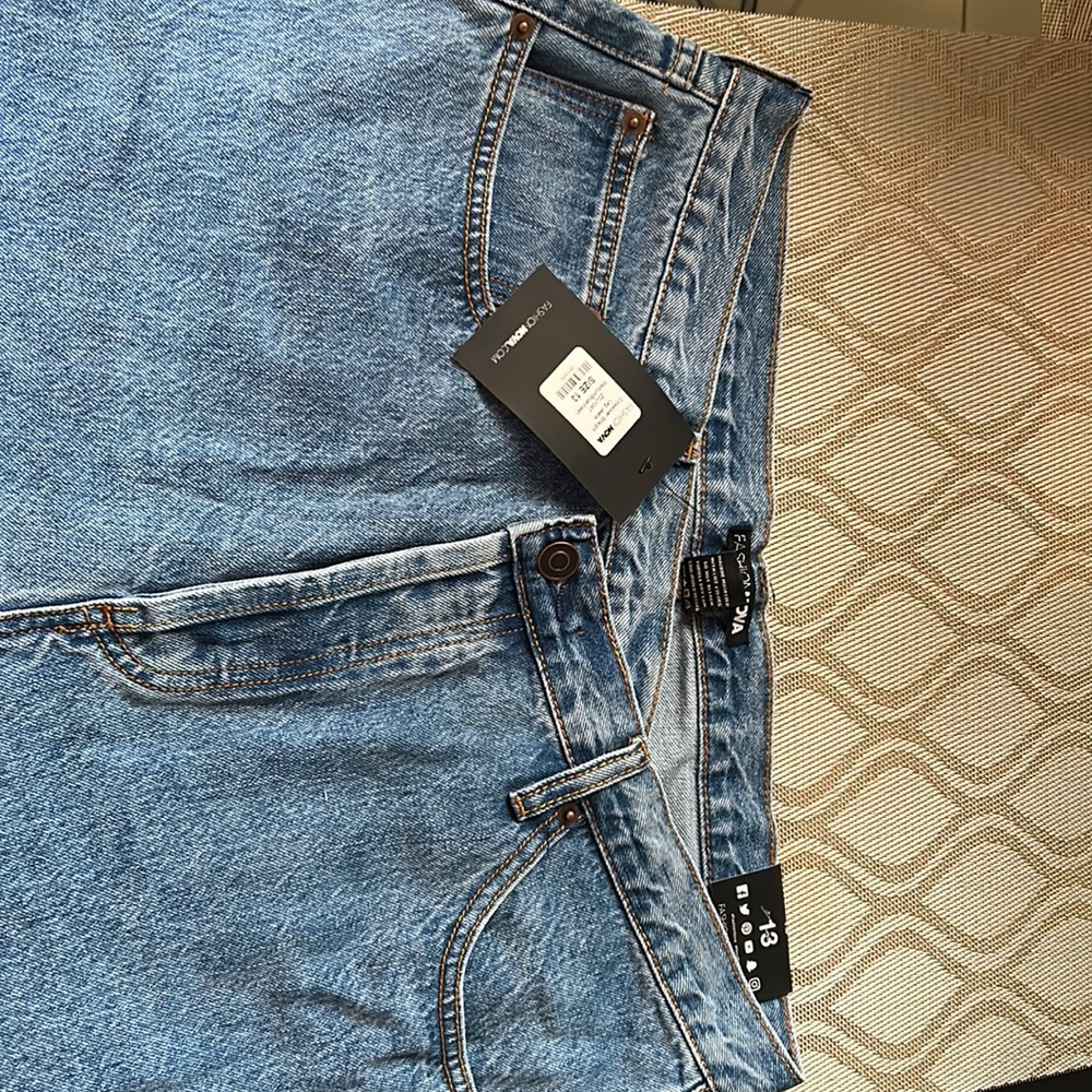 Petite Crossover Straight Leg Jeans - Medium Wash